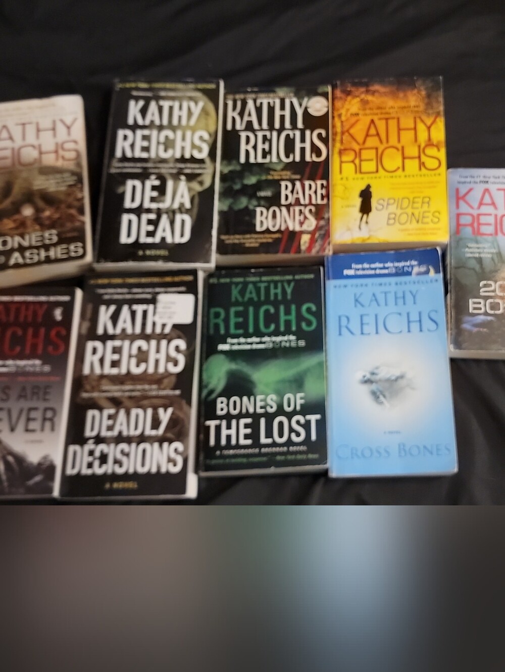 Kathy Reichs Paperback Book Lot - Assorted Cover Colors